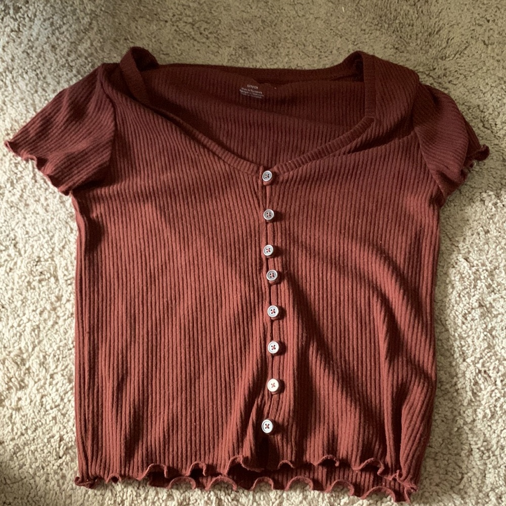 American Eagle, size small, tight soft and sexy tee with ruffles